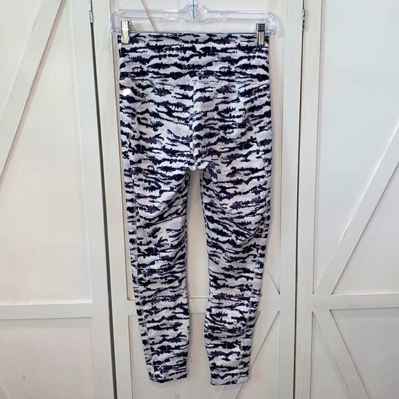 Fabletics Define PowerHold® High-Waisted Legging White Tigress Size Small - Picture 5 of 13